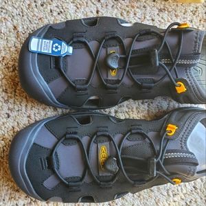 Keen Mens Shoes Size 11.5